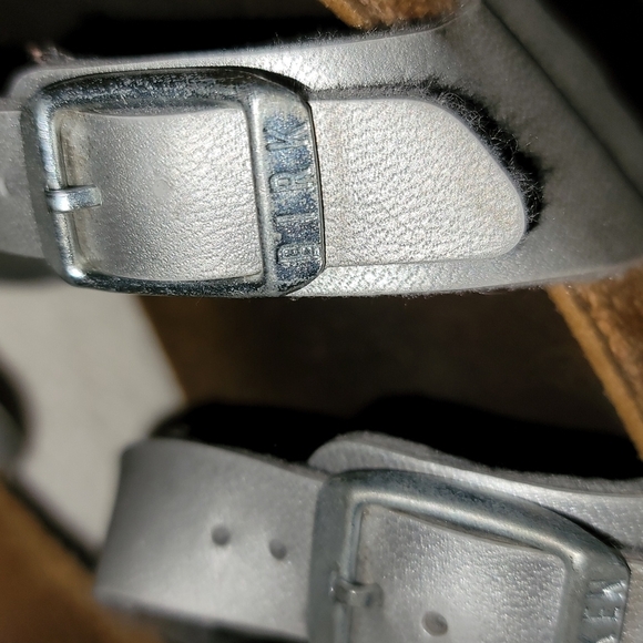 Birkenstock silver 100% leather upper adjustable straps  child sz 32 - Picture 6 of 8